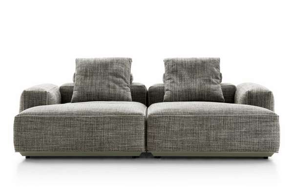Weich, elegant und einladend: Das Sofa aus der Outdoor-Serie »Hybrid« vom Premium-Anbieter B&B Italia trägt die Verschmelzung der Innen- und Außenbereiche schon in Namen. Das Design stammt von Antonio Citterio. bebitalia.com