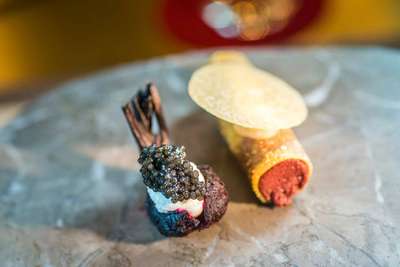 Das »Schualhus« hat mit Gerichten wie »Blutwurst Quitte mit Störkaviar und roter Rübe« einen kulinarischen Hotsport geschaffen.