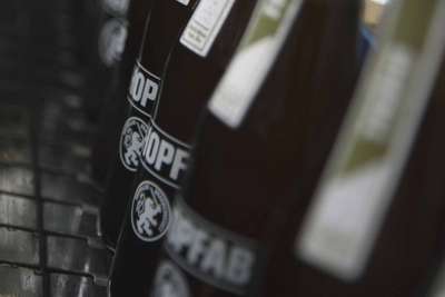 Die Schweizer Brauerei Chopfab feiert mit ihren obergärigen Bierspezialitäten große Erfolge.