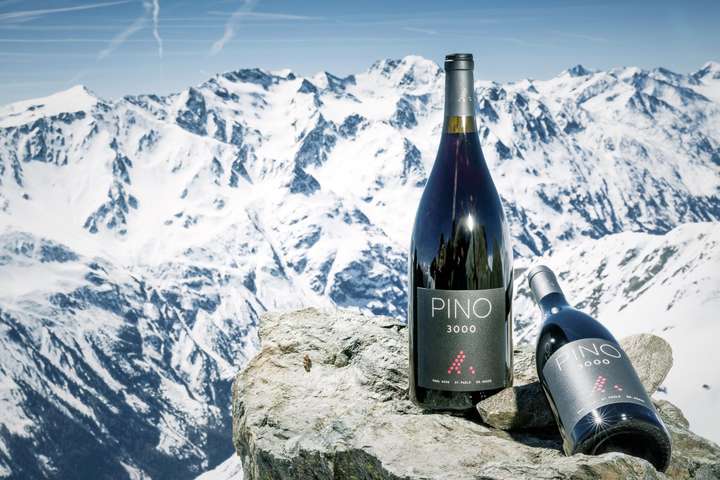 Die Faszination von Wein in der Höhe ist beispielsweise Dreh- und Angelpunkt von »Wein am Berg« in Sölden. Hier findet alljährlich auf über 3000 Metern eine Höhenweindegustation statt.