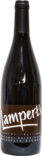 Ein Lagenwein aus unserer Lage Badrus. Der Name Badrus stammt aus dem Altromanischen und bedeutet "auf dem Geröll". Unsere alten Pinot Noir Stöcke fühlen sich in diesem steinig-kargen und trockenen Weinberg äußerst wohl und liefern uns jedes Jahr nicht viele, dafür Trauben von allerhöchster Qualität.
Nach einer vierwöchigen Maischegärung reift der Wein für zwei Jahre in Französischen Barriques.