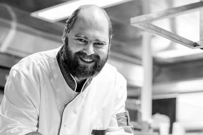 Sebastian Daeche, Küchenchef in der »Lechtaler Stube« hat sich heuer im Falstaff-Guide eine hohe Bewertung erkocht.