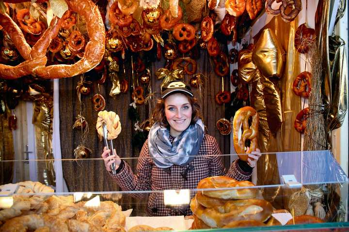 Auch die Kulinarik kommt auf den Wiener Weihnachtsmärkten nicht zu kurz.
