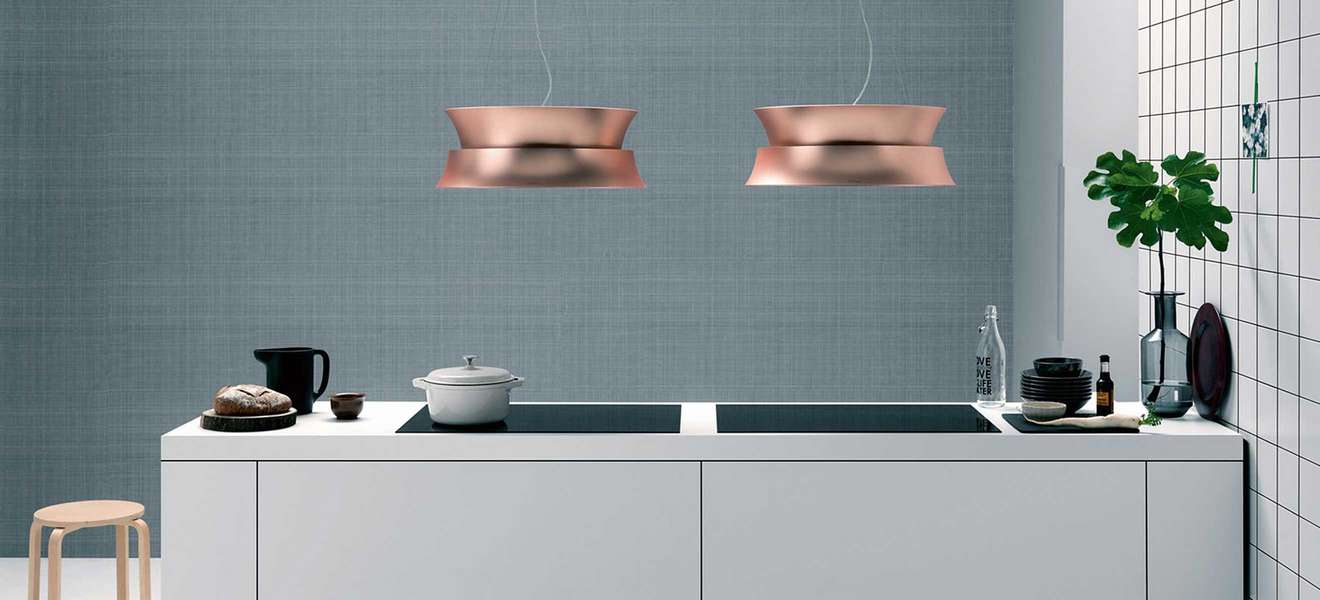 Was auf den ersten Blick wie Designlampen für die Küche aussieht sind in Wirklichkeit die stylischen Dunstabzugshauben »Dama« von falmec.de