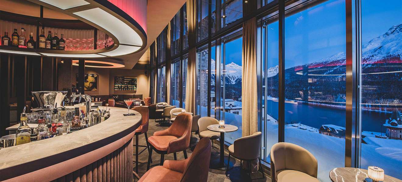 Die »The St. Moritz Sky Bar« ist die bislang einzige Rooftop-Bar des Skiorts.