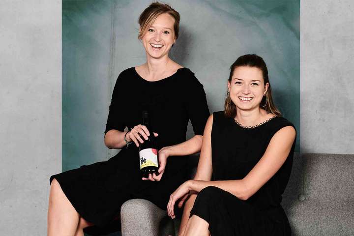 Sieger in der Kategorie Junge Cuvées: Steffi und Susanne Renner aka »Rennersistas« aus Gols mit ihrem roten »Waiting for Tom«.