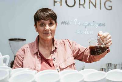 Barbara Bauer: Die Barista nimmt für ihre Kreationen Specialty Coffee.