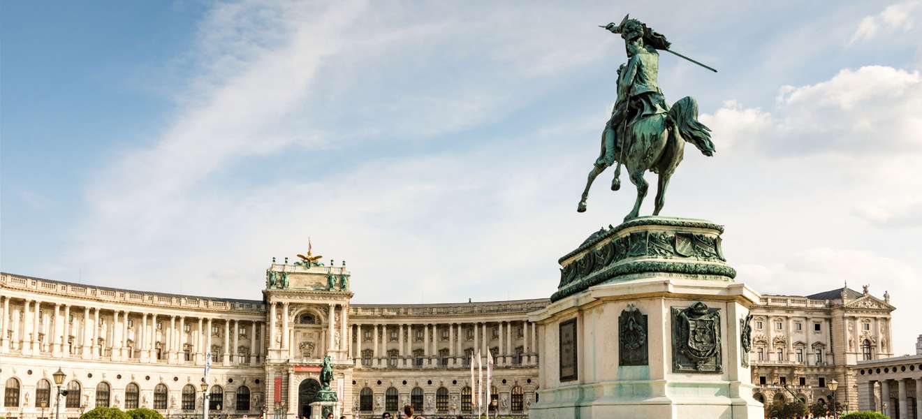 Die Wiener Hofburg steht für die neue Sektkreation Pate. 