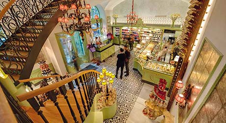 Die »k. u. k. Hofzuckerbäckerei Gerstner« wurde 1847 gegründet. Die hausgemachten Pralinen sind einen Besuch wert. / Foto: beigestellt
